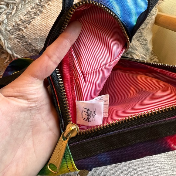 mini hershcel back pack rainbow tie-dye - Picture 5 of 10